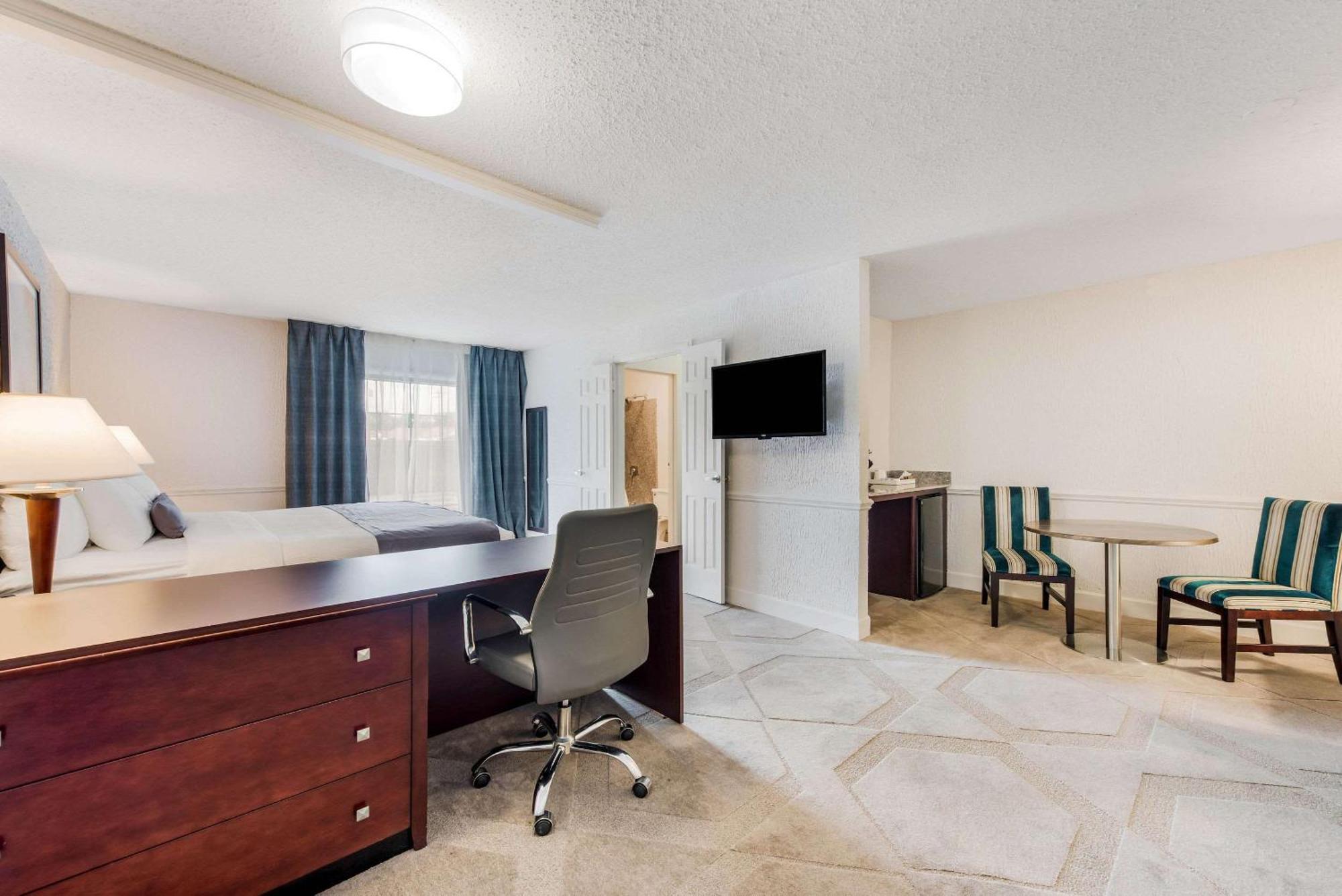 The Blu Hotel Blue Ash Cincinnati, Ascend Hotel Collection Bagian luar foto
