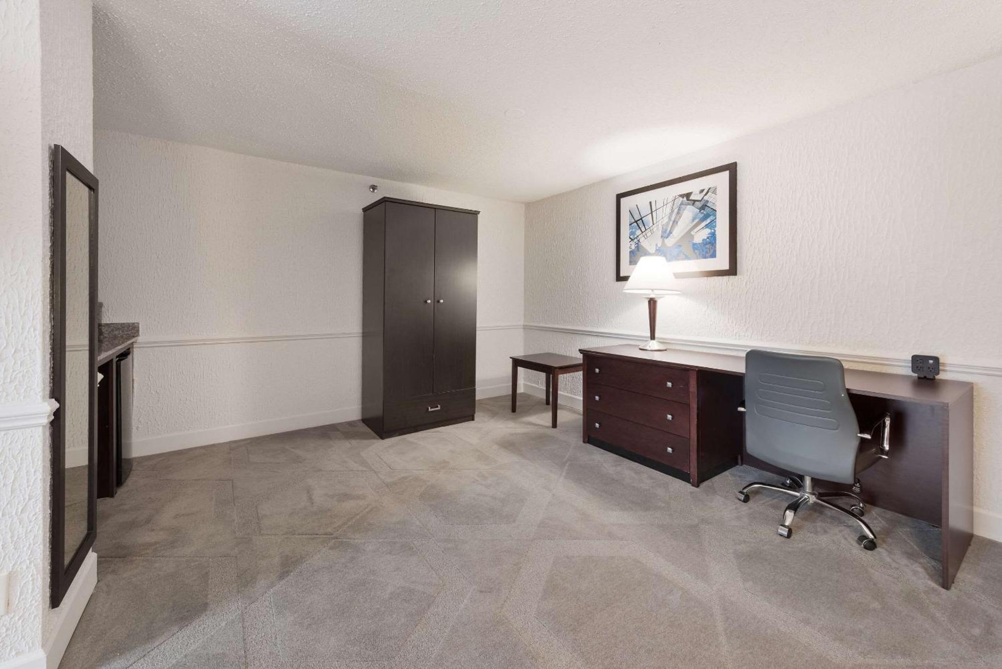 The Blu Hotel Blue Ash Cincinnati, Ascend Hotel Collection Bagian luar foto